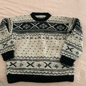 EUC Nordic Vintage Hand-knit Thick Chunky Wool Sweater Sz M/L. No flaws.